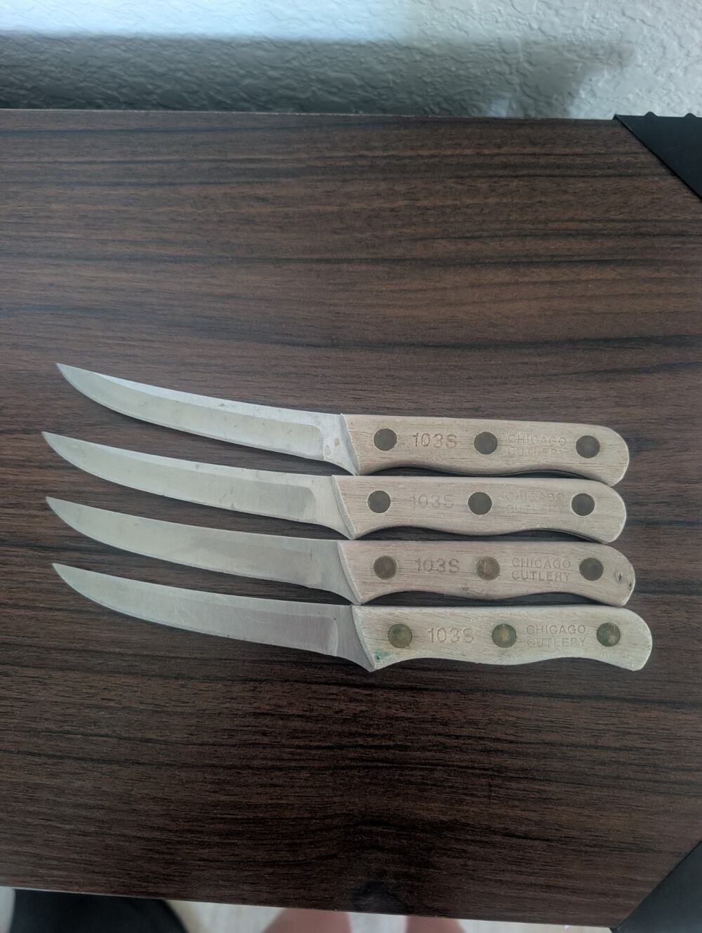 Chicago Cutlery 103S Steak Knife Set 4 Piece Walnut Wood Handle Brass Rivets USA
